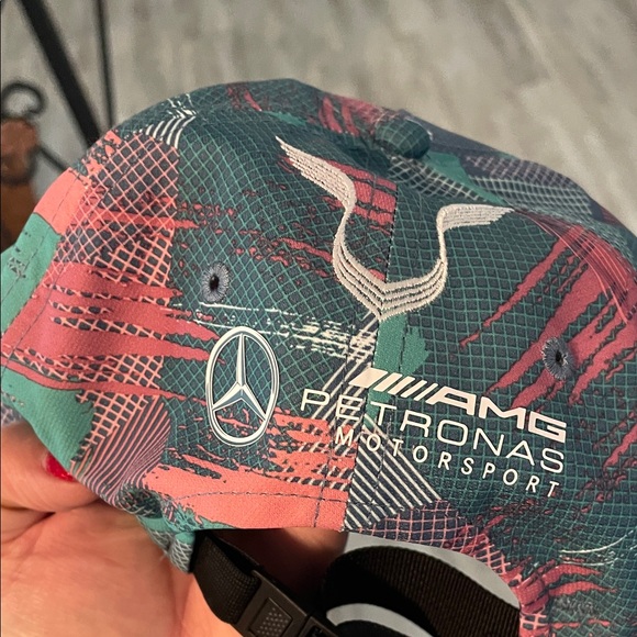 Mercedes AMG Petronas F1 Hat - Picture 7 of 8